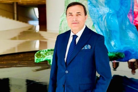 Oxuyur Mənsum İbrahimov!