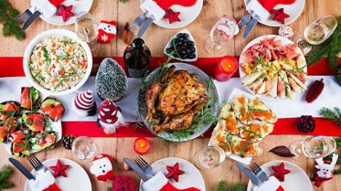 “Yeni il” süfrələrinin bəzəyi olan SALATLAR: Düzgün hazırlanma və saxlanma qaydaları