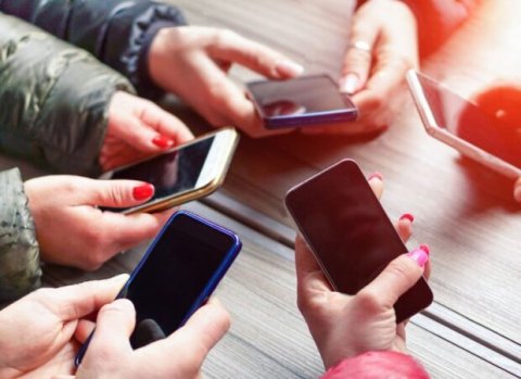 Telefon asılılığı: Müasir insanın görünməyən problemi