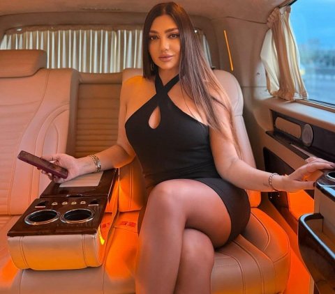 "Kişilər əziyyətlə qazanırlar, qadınlar o pulu qırılıb düşən dırnağa verirlər"