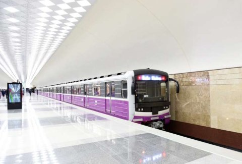 Bakı metrosunda bədbəxt hadisə - Ölən var