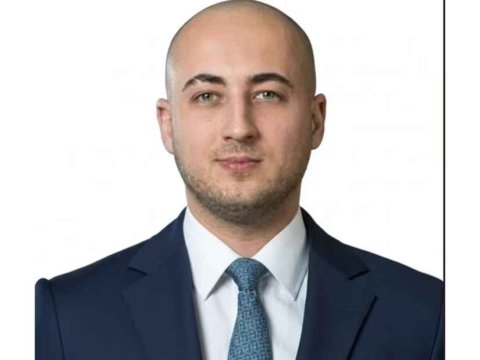 Nazir aparat rəhbəri və müşavir təyin etdi