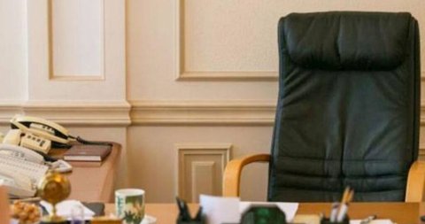 Rektor professoru işdən çıxardı, yeni vəzifəyə təyin etdi