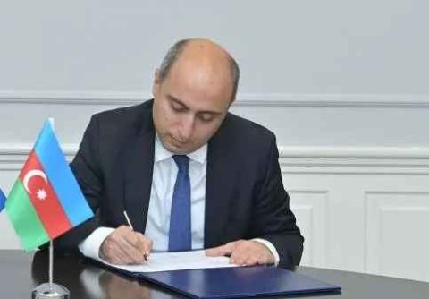 Emin Əmrullayevdən təhsillə bağlı mühüm QƏRAR