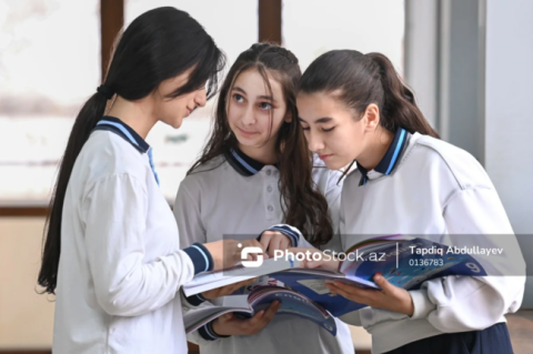 Azərbaycanda qızlar oxu savadlılığında oğlanları qabaqlayıblar