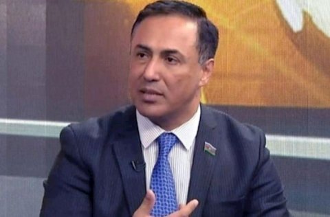 “Bəzi ölkələrdə tıxac o səviyyəyə çatır ki, sürücülər maşında yatırlar” — Elman Nəsirov